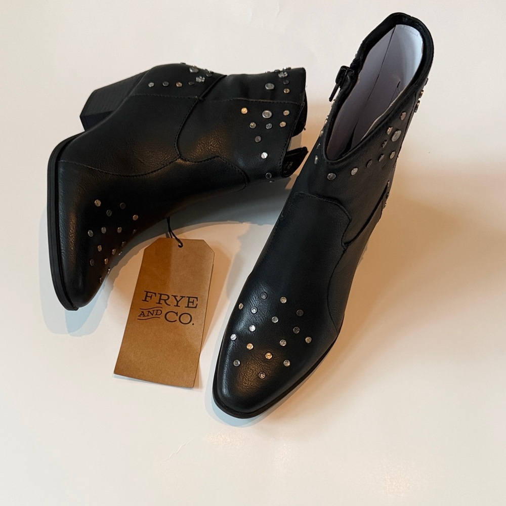 🆕 FRYE & CO Leather Studded Western Boots